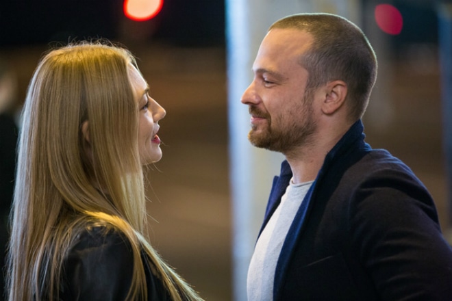 Оксана Акиньшина и Алексей Чадов в фильме "Молот" Оксана Акиньшина и Алексей Чадов в фильме "Молот"