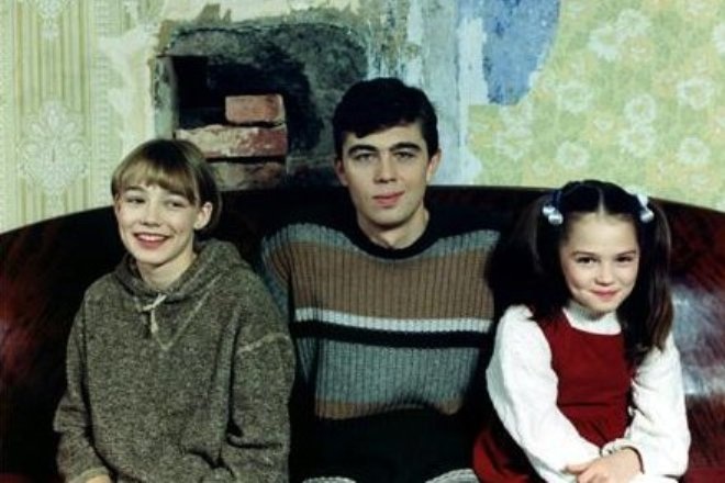 Оксана Акиньшина, Сергей Бодров-младший и Катя Горина на съемках фильма "Сестры" Оксана Акиньшина, Сергей Бодров-младший и Катя Горина на съемках фильма "Сестры"