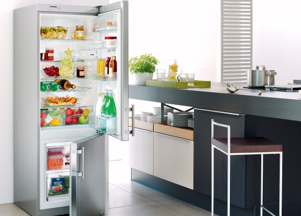 Как правильно хранить продукты в холодильнике удивительно просто, безумно актуально – Открытый холодильник с едой