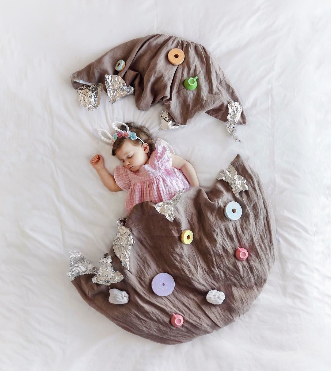 Пока ребенок спит: как «сонная мама» покоряет интернет трогательными снимками, фото № 10