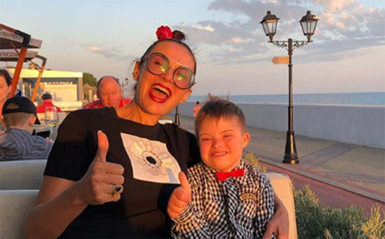 Эвелина Бледанс с сыном Семеном ​Фото: «Инстаграм»  