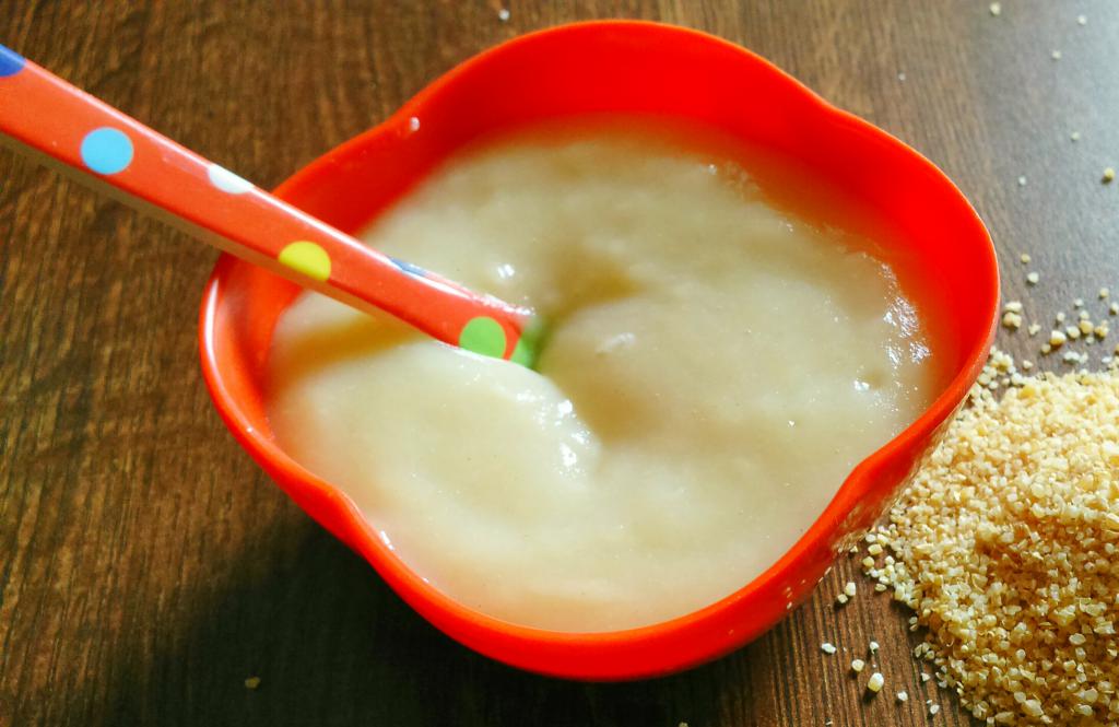 Молочная кукурузная каша для ребенка