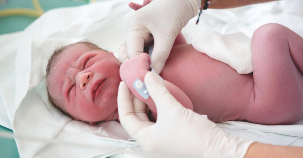 Как выглядят новорожденные дети в первые минуты жизни