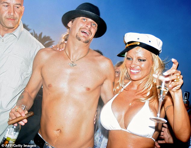 Ex: The former Baywatch star was married to Kid Rock from August 3, 2006 - February 1m 2007