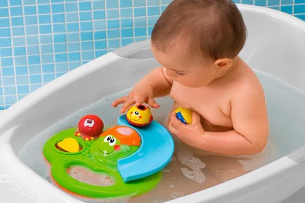 Игры при купании – хорошая возможность для развития малышей