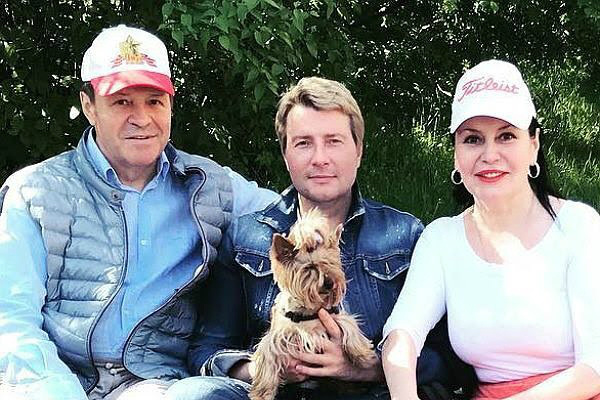 Николай Басков с родителями Николай Басков с родителями