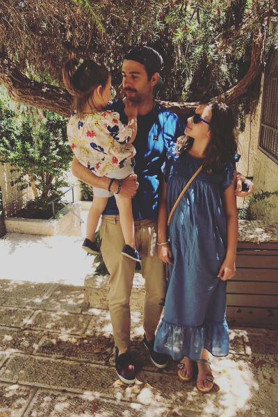 Иван Ургант с дочками Ниной и Валерией, Израиль, 2018 год