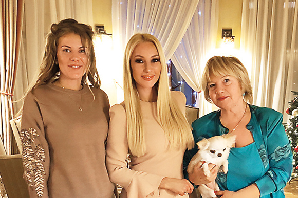 Лера Кудрявцева и ее мама тепло приняли невесту Жана