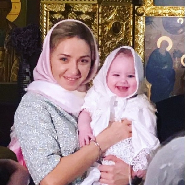 Татьяна Навка с племянницей 