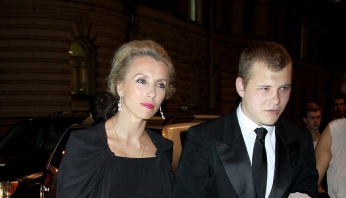 Сын Светланы Бондарчук пришел на ее свадьбу с новой девушкой