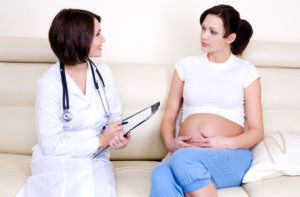 беременная на приёме у врача