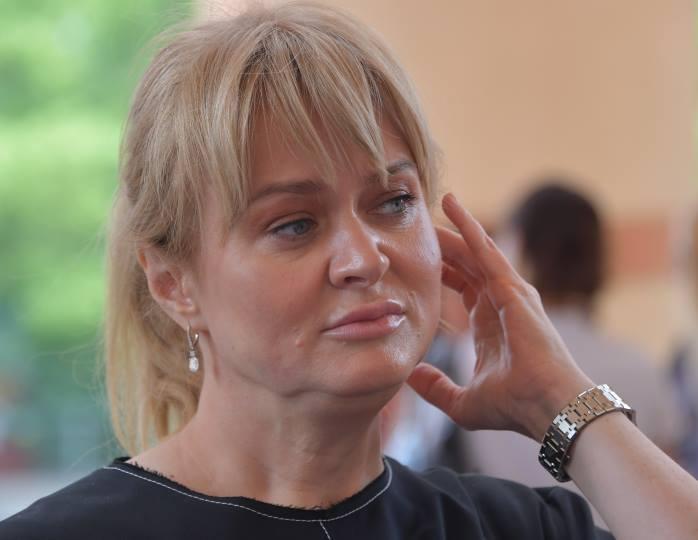 «Умею воспитывать монстров»: 46-летняя Михалкова разместила «лифтолук» с дочкой Лидией