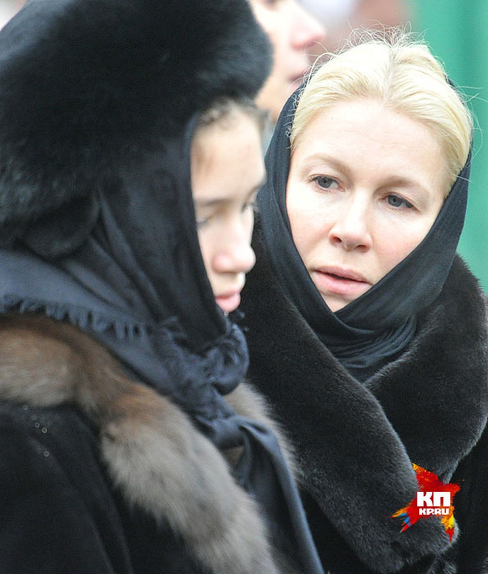 Екатерина Одинцова с дочерью Диной на похоронах Бориса Немцова. Фото: Виктор ГУСЕЙНОВ