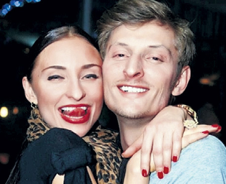 С балериной ШИШПОР артиста часто видели в ночных клубах Киева. Фото: auraclub.kiev.ua