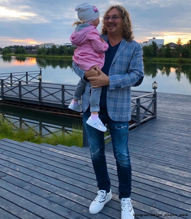 Игорь Николаев с женой поделились кадрами с дочерью Вероникой в ее 4-й день рождения